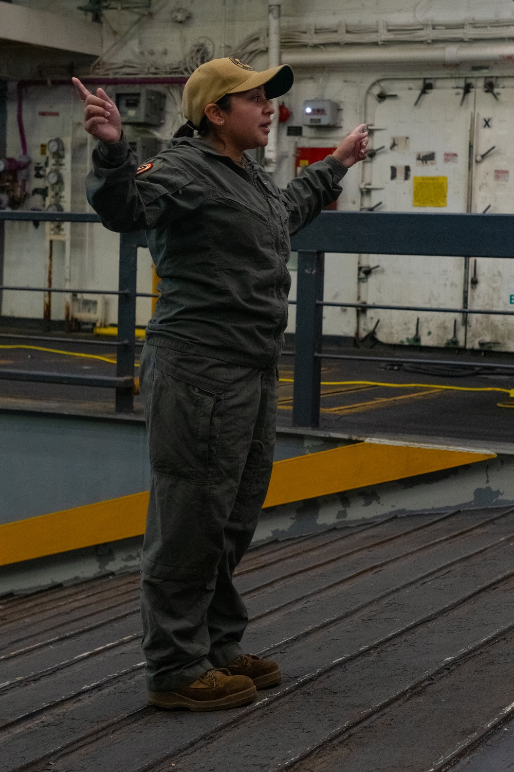 FWNY25: Girl Scout Troop 6000 tours the USS New York