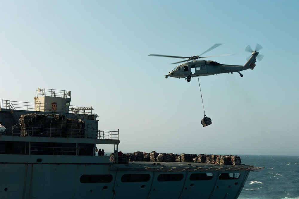 22nd MEU | Resupply at Sea During ARGMUEX
