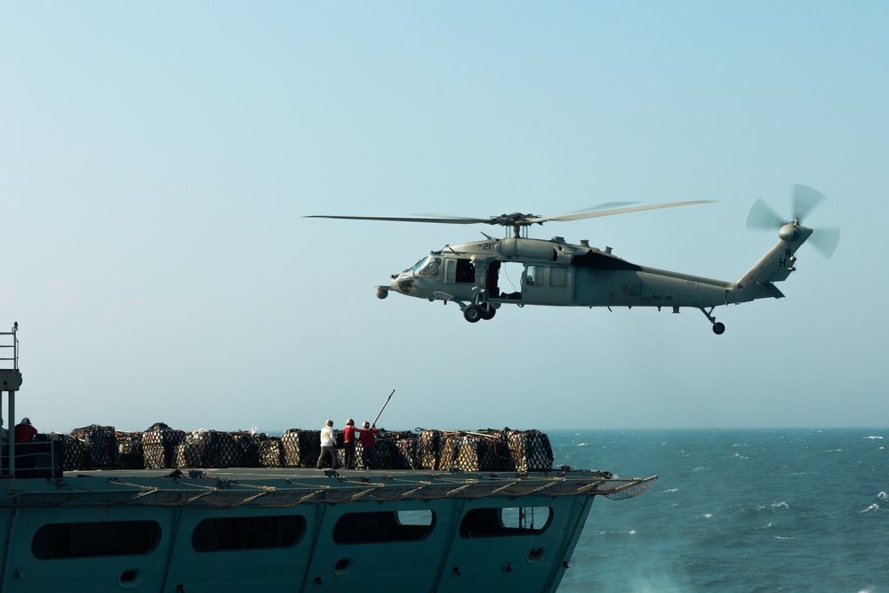 22nd MEU | Resupply at Sea During ARGMUEX