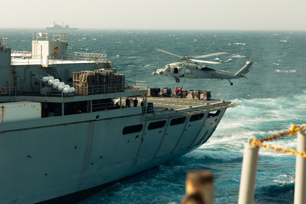 22nd MEU | Resupply at Sea During ARGMUEX