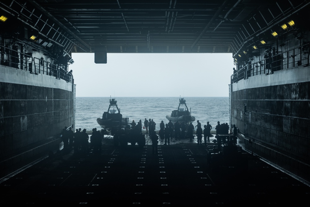 22nd MEU | Dual-Launch Small Boat Operations aboard USS San Antonio