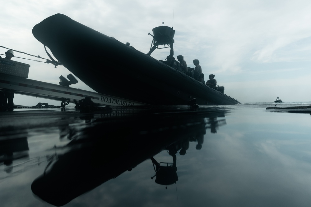 22nd MEU | Dual-Launch Small Boat Operations aboard USS San Antonio