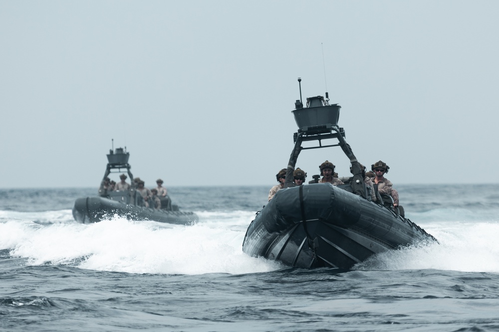 22nd MEU | Dual-Launch Small Boat Operations aboard USS San Antonio