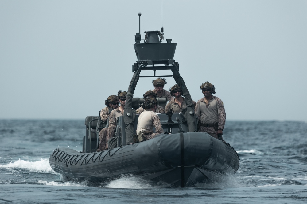 22nd MEU | Dual-Launch Small Boat Operations aboard USS San Antonio