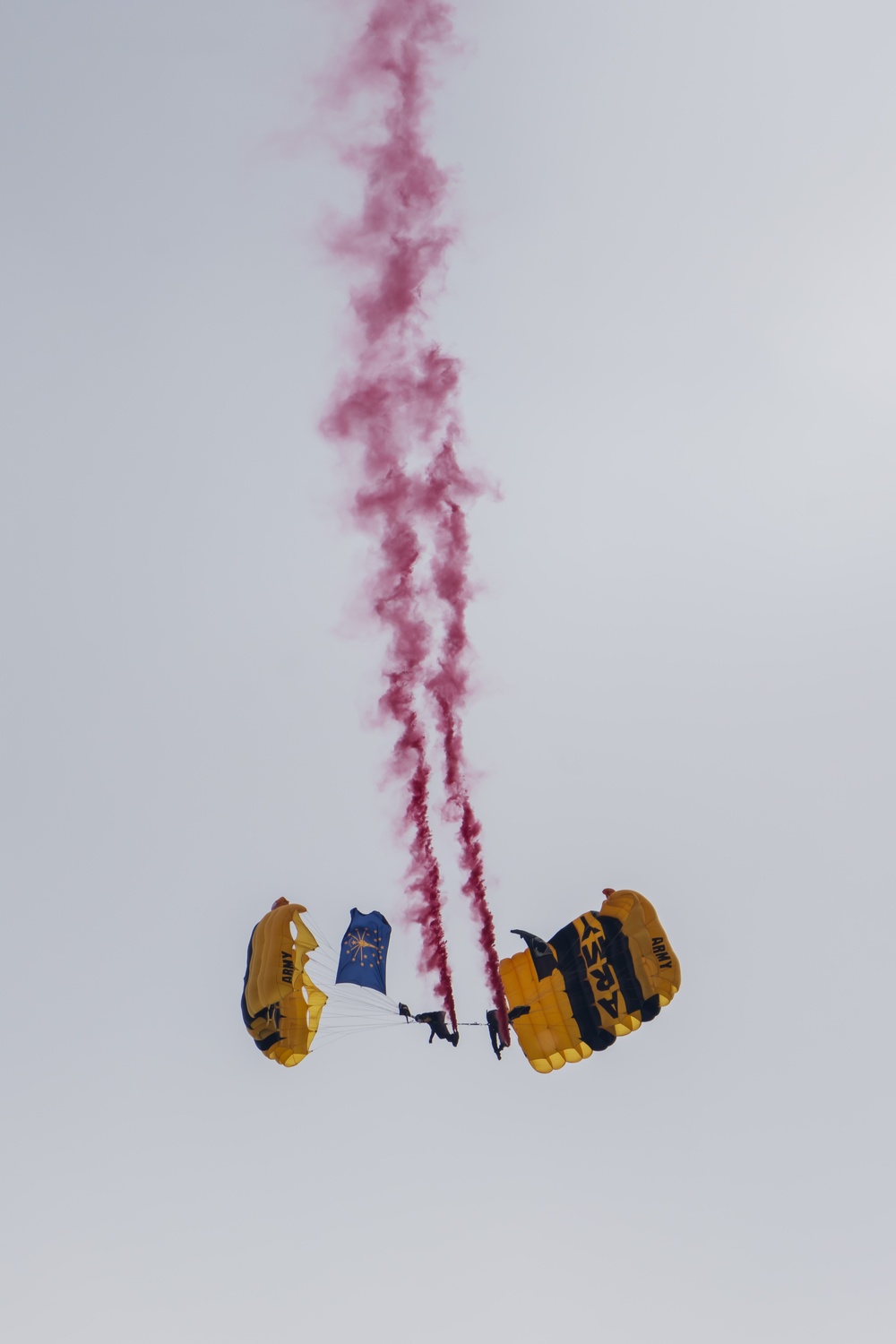 U.S. Army Parachute Team jumps in to Indy 500 pre-race