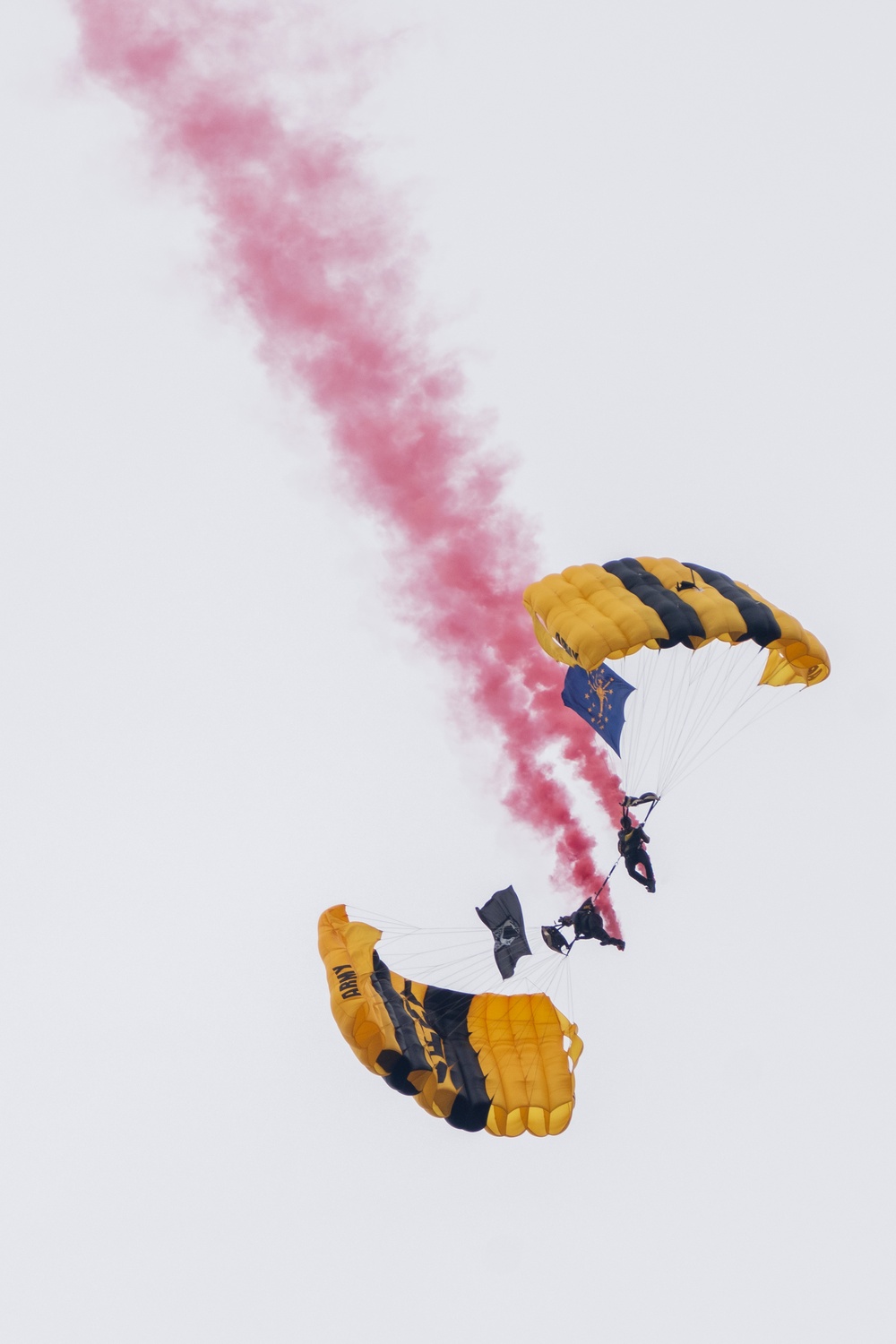 U.S. Army Parachute Team jumps in to Indy 500 pre-race