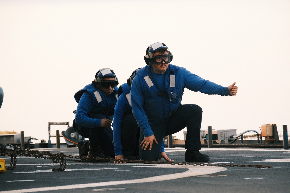 US Navy, US Coast Guard conduct integrated flight operations at sea aboard Coast Guard Cutter Hamilton