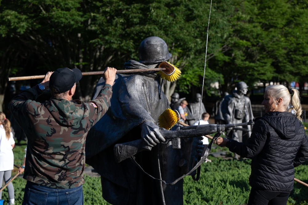 SD Washes Korean War Veterans Memorial