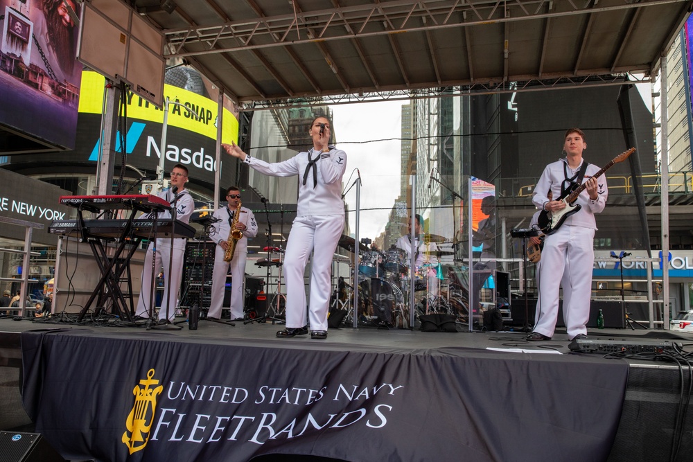 Navy Band Northeast Performs in Times Square