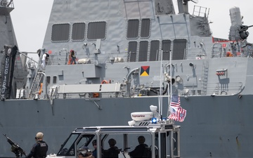Members of U.S. Coast Guard Maritime Safety and Security Team (MSST) Los Angeles-Long Beach patrol the waters of Long Beach, California, during Los Angeles Fleet Week 2005, May 25, 2025.