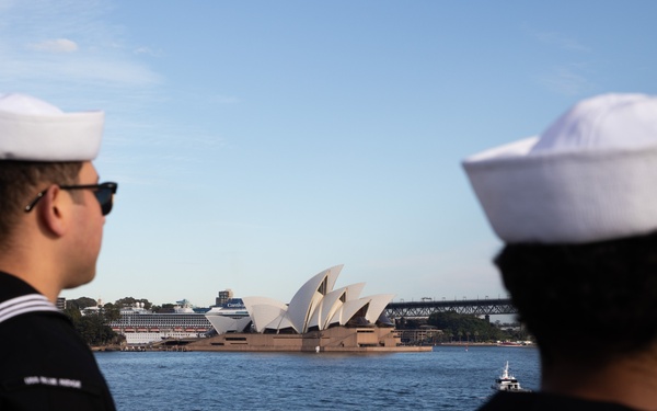 USS Blue Ridge Arrives in Sydney, Australia