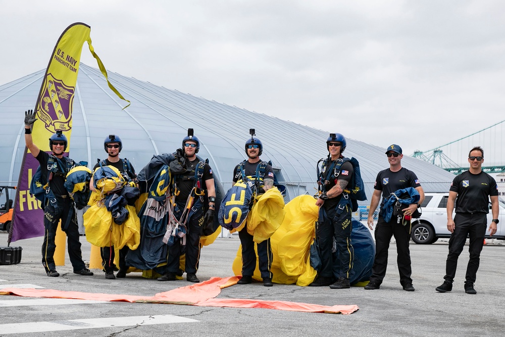 U.S. Navy Leap Frogs jump at LA Fleet Week