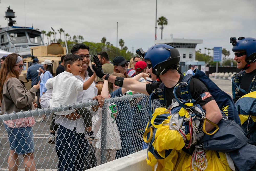 U.S. Navy Leap Frogs jump at LA Fleet Week
