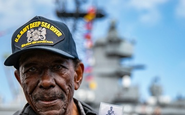 UCT-2 Divers Meet 95-year Old Navy Veteran Diver During LA Fleet Week