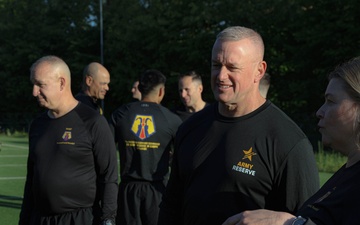 Office of the Chief of the Army Reserves Visit to 7th Mission Support Command