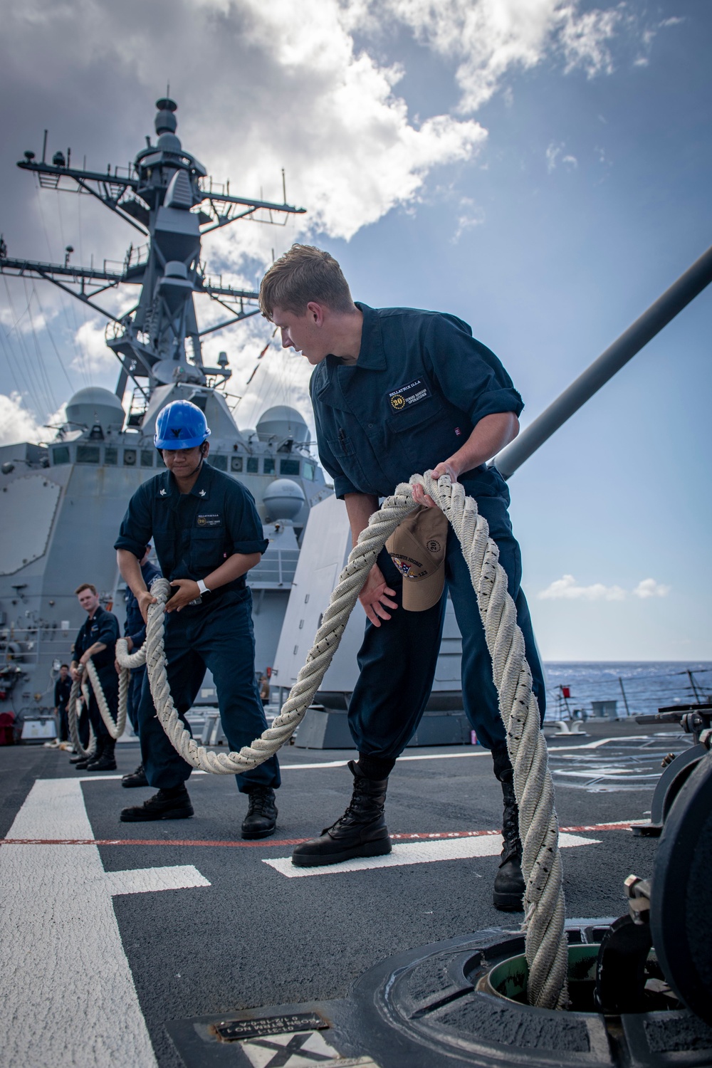 Sailors Handle LInes