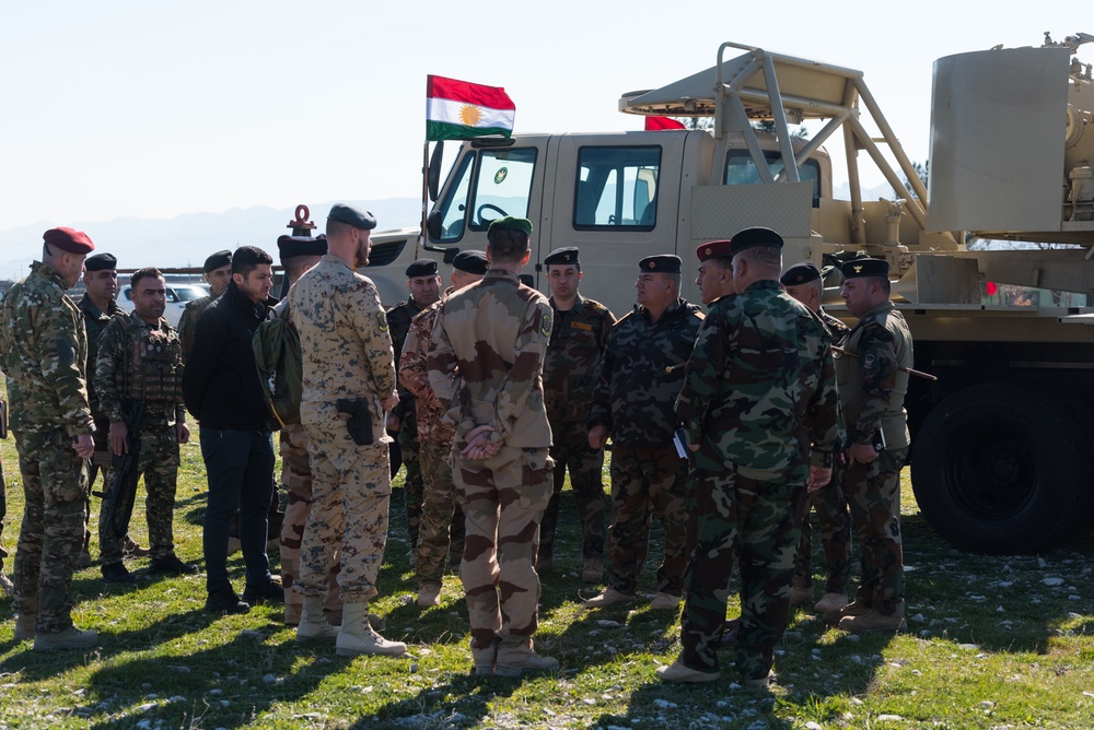 Coalition Advisors Look Ahead with Peshmerga 2nd Support Forces Command