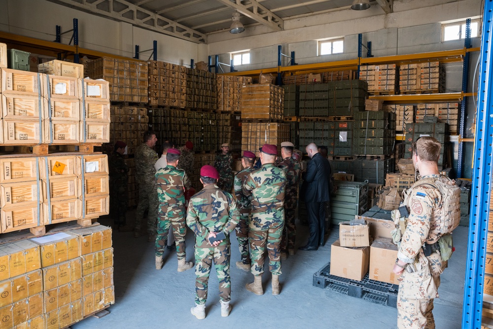 Coalition Advisors Assess Peshmerga Logistics Hub