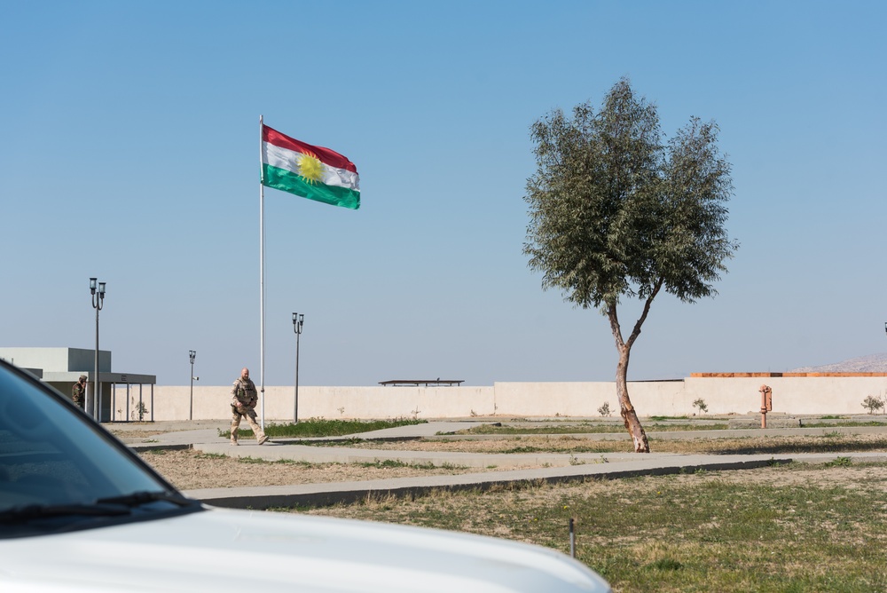 Coalition Advisors Assess Peshmerga Logistics Hub