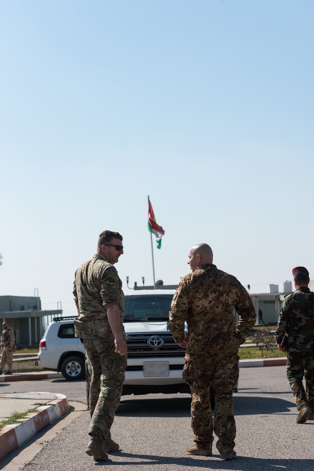 Coalition Advisors Assess Peshmerga Logistics Hub
