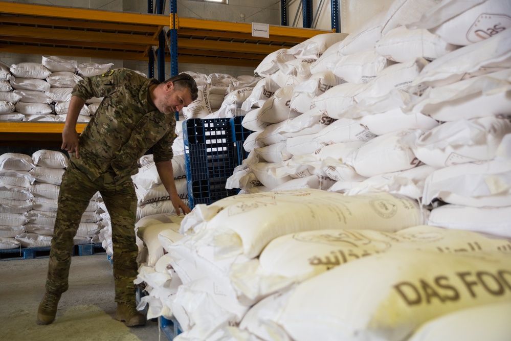 Coalition Advisors Assess Peshmerga Logistics Hub