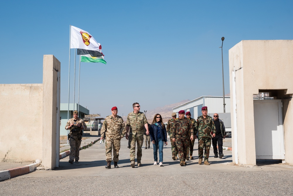 Coalition Advisors Assess Peshmerga Logistics Hub