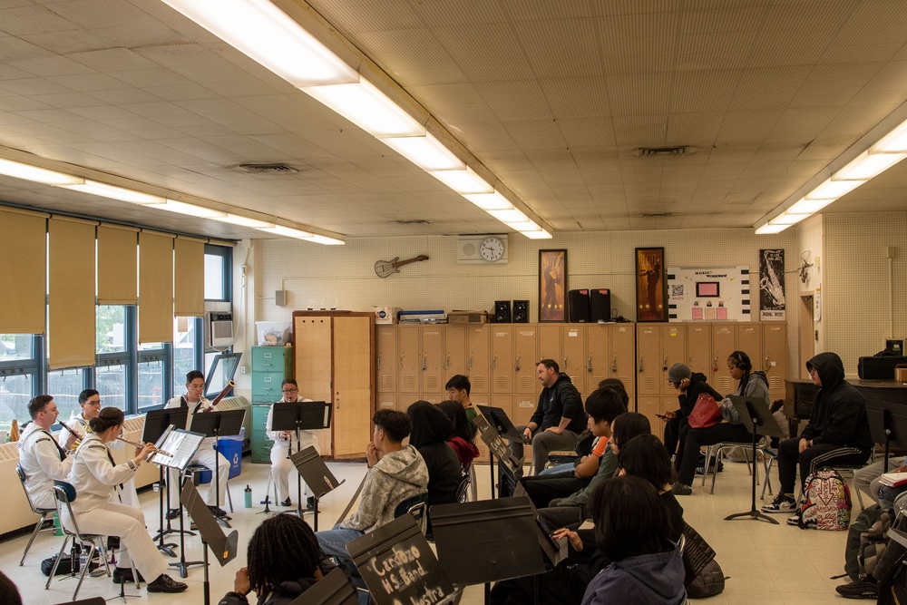 “Crosswinds” woodwind quintet performs at Benjamin Cardozo High School