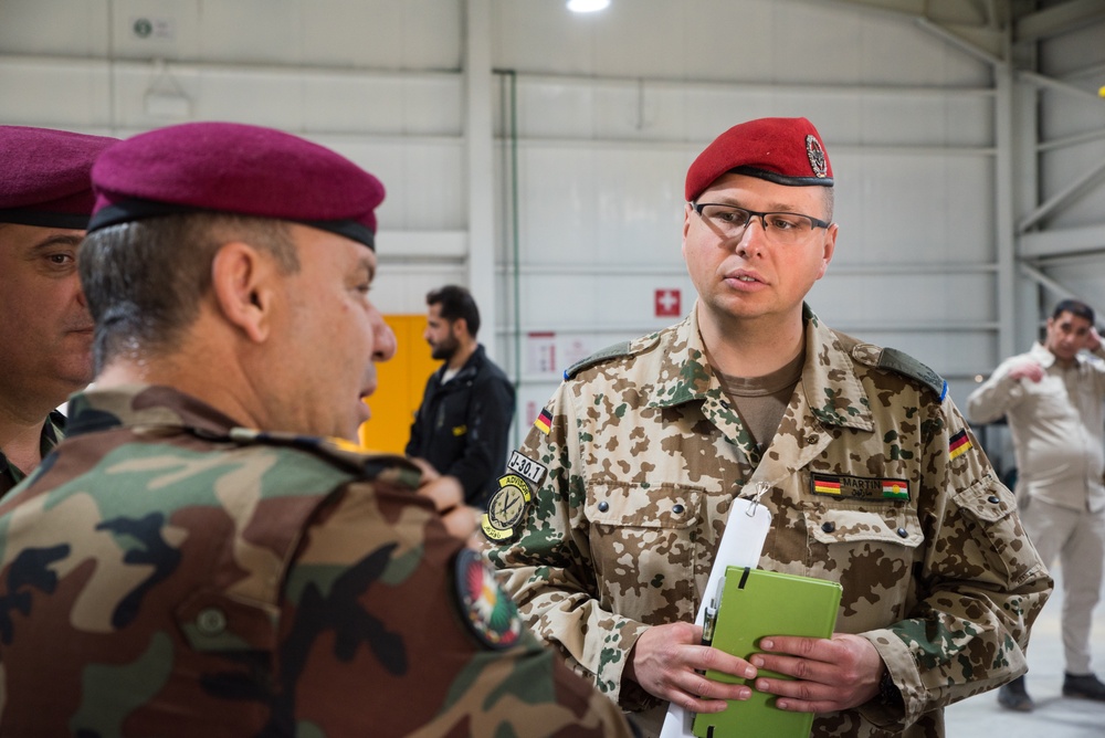 Coalition Advisors Assess Peshmerga Logistics Hub