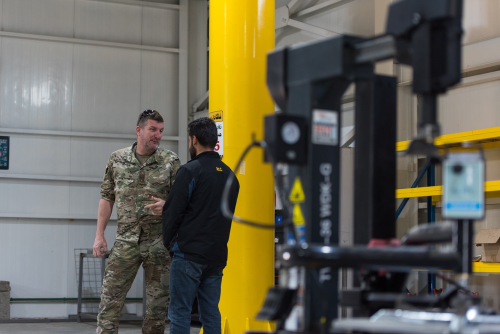 Coalition Advisors Assess Peshmerga Logistics Hub