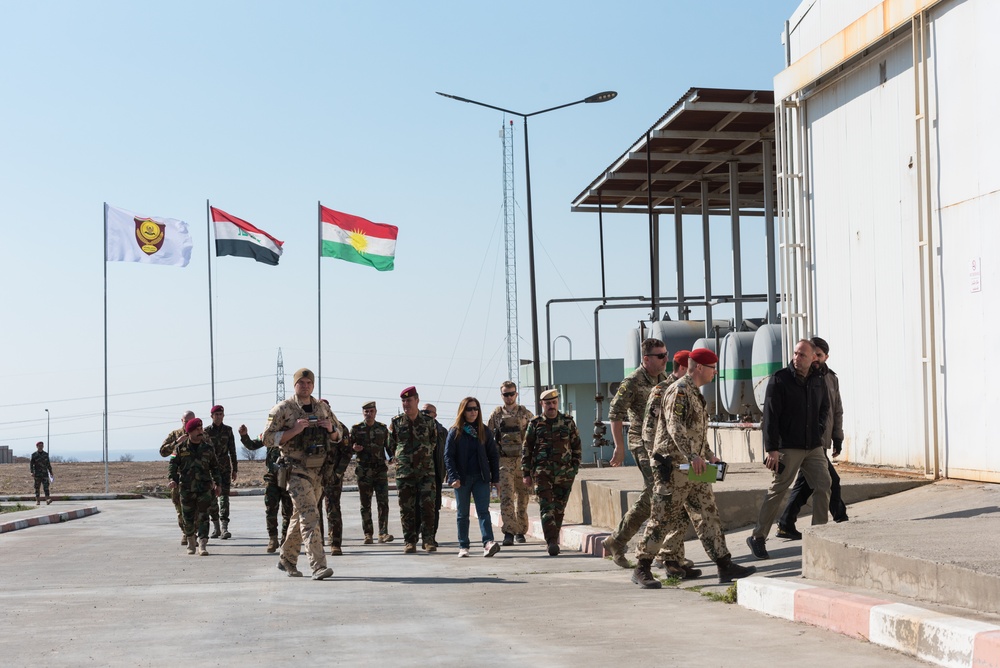 Coalition Advisors Assess Peshmerga Logistics Hub