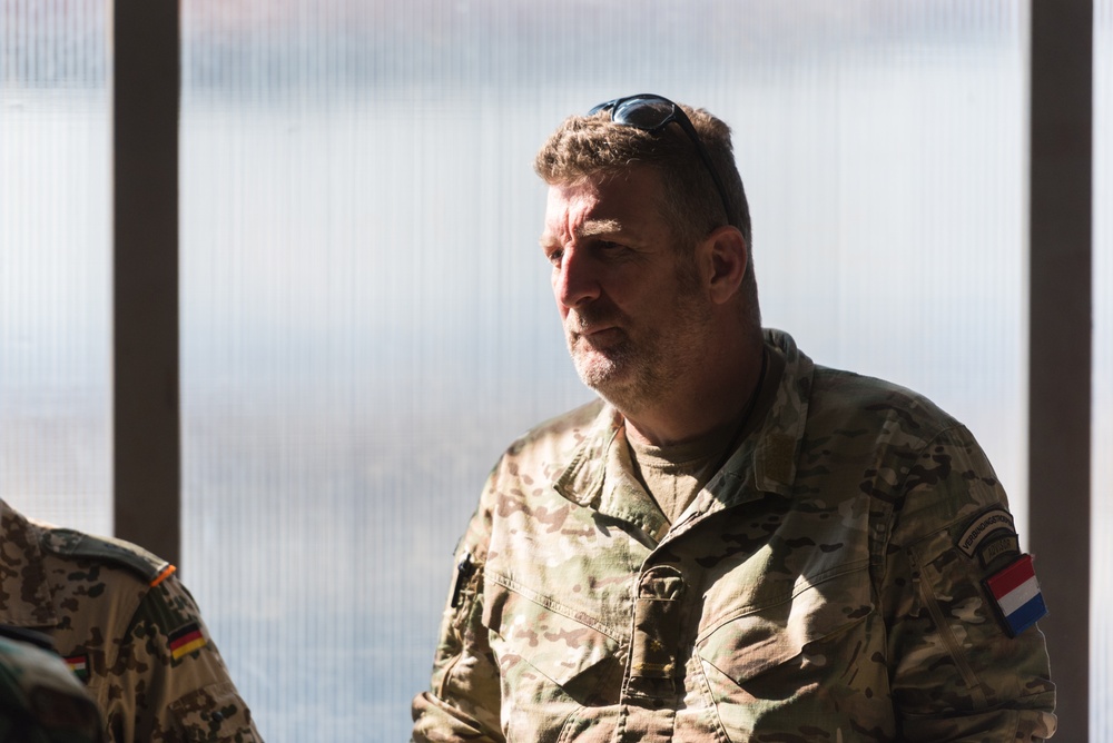 Coalition Advisors Assess Peshmerga Logistics Hub