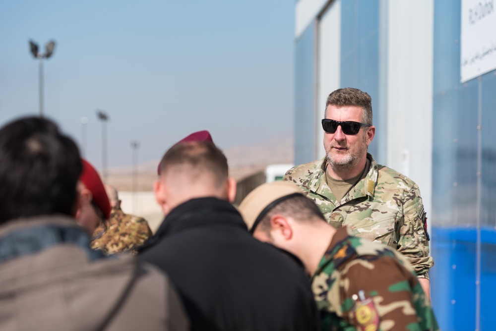Coalition Advisors Assess Peshmerga Logistics Hub