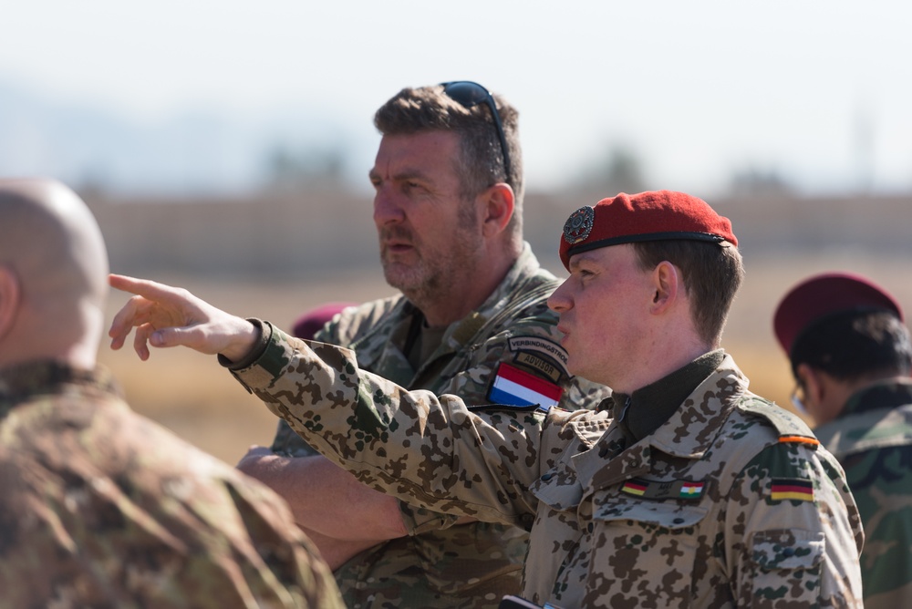 Coalition Advisors Assess Peshmerga Logistics Hub