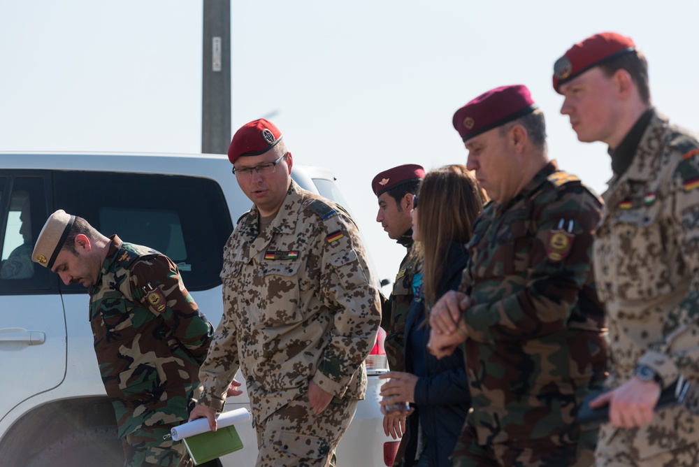Coalition Advisors Assess Peshmerga Logistics Hub