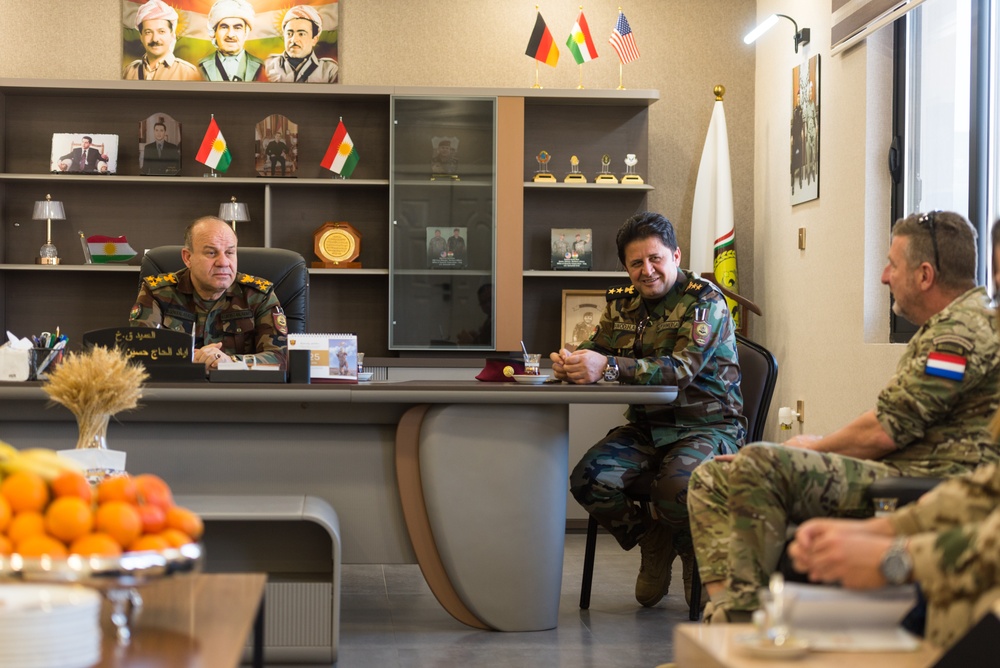 Coalition Advisors Assess Peshmerga Logistics Hub