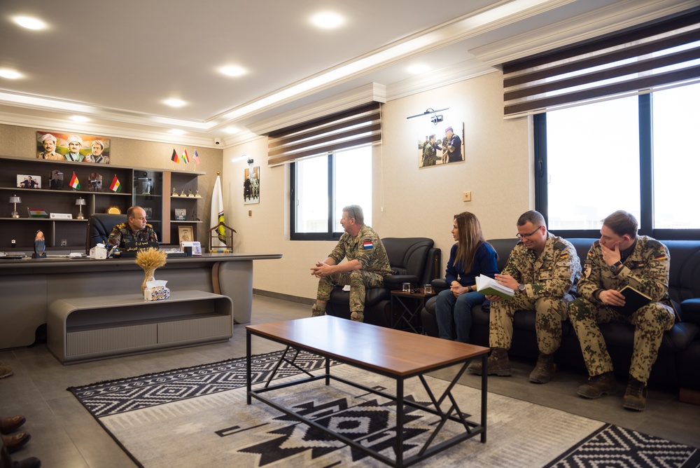 Coalition Advisors Assess Peshmerga Logistics Hub