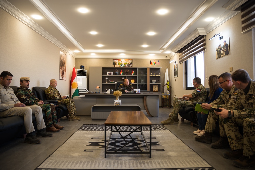 Coalition Advisors Assess Peshmerga Logistics Hub