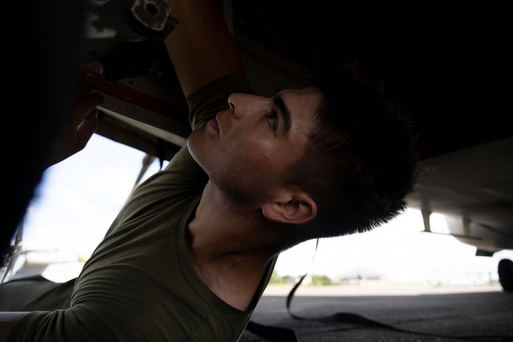 KAMANDAG 9: VMM-364 Marines Perform Maintenance on MV-22B Ospreys