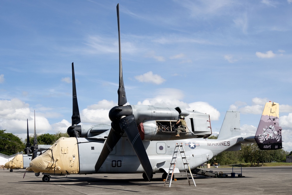 KAMANDAG 9: VMM-364 Marines Perform Maintenance on MV-22B Ospreys