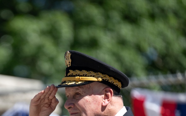 FWNY25: U.S. Marines and Sailors hold wreath laying ceremony