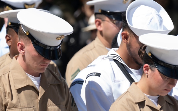 FWNY25: U.S. Marines and Sailors hold wreath laying ceremony