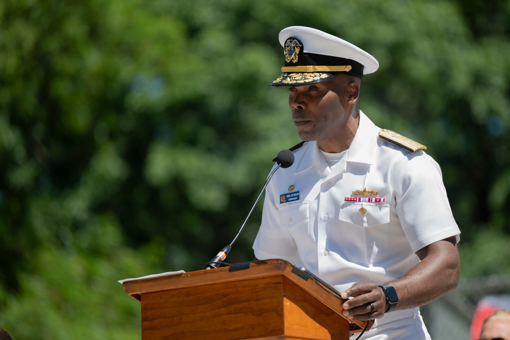 FWNY25: U.S. Marines and Sailors hold wreath laying ceremony