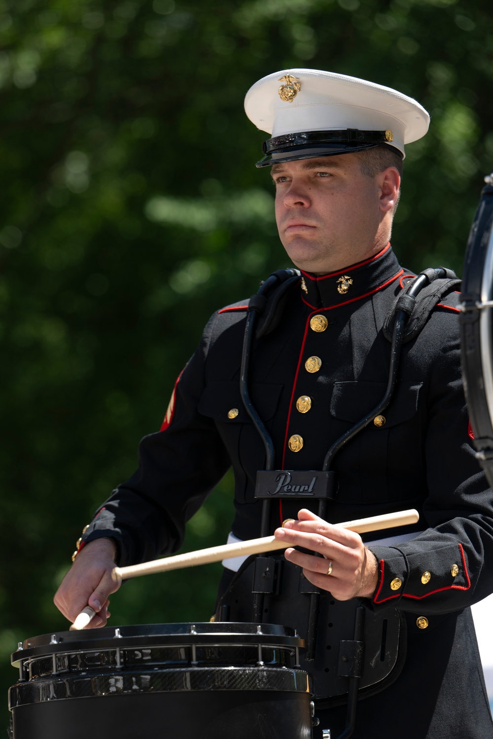 FWNY25: U.S. Marines and Sailors hold wreath laying ceremony
