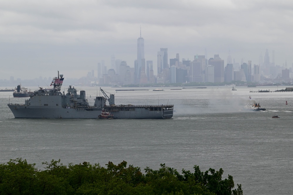 U.S. Coast Guard and Navy vessels participate in the Parade of Ships for Fleet Week New York 2025