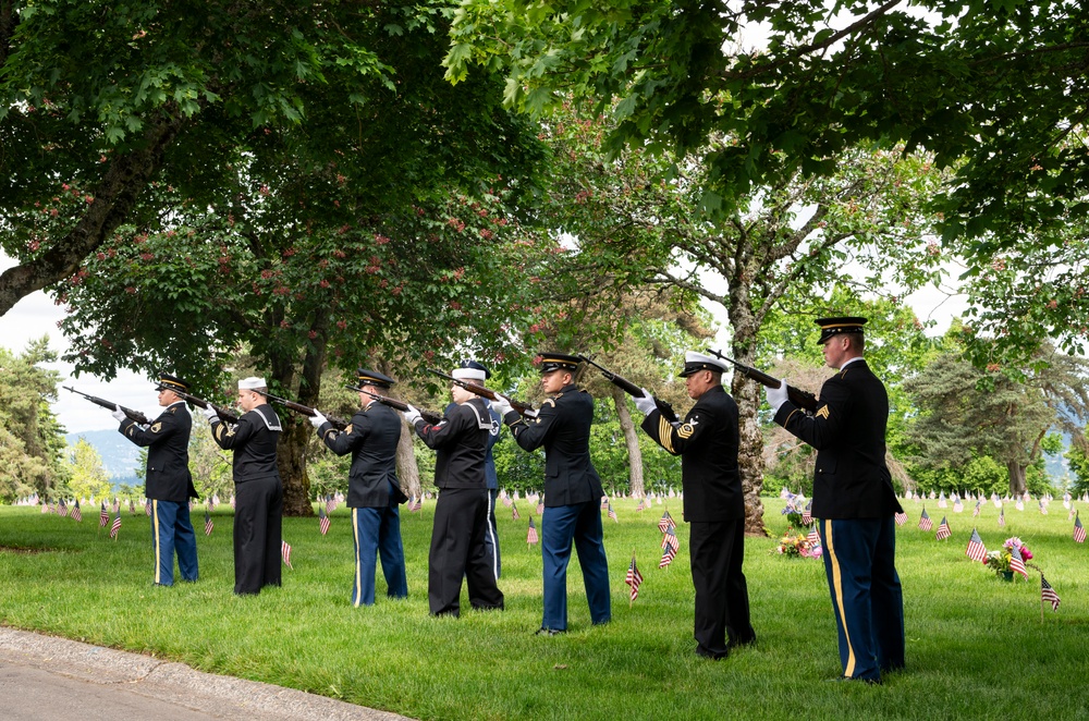 Memorial Day Observance at Willamette National Cemetery 2025