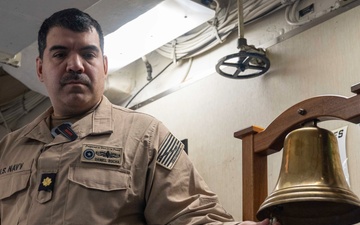 Sailors observe Memorial Day on the USS America (LHA 6)