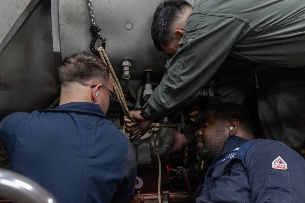 22nd MEU | CLB-26 Turn Wrenches with USS San Antonio Sailors