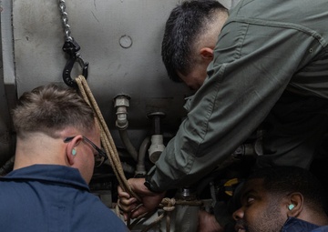 22nd MEU | CLB-26 Turn Wrenches with USS San Antonio Sailors