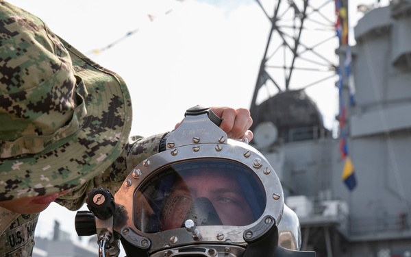 U.S. Navy Underwater Construction Mechanics at LA Fleet Week