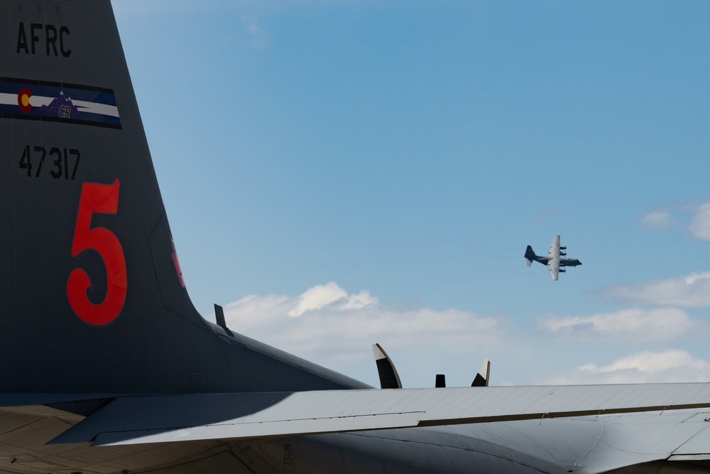 302d Operations Group deputy commander accomplishes fini flight